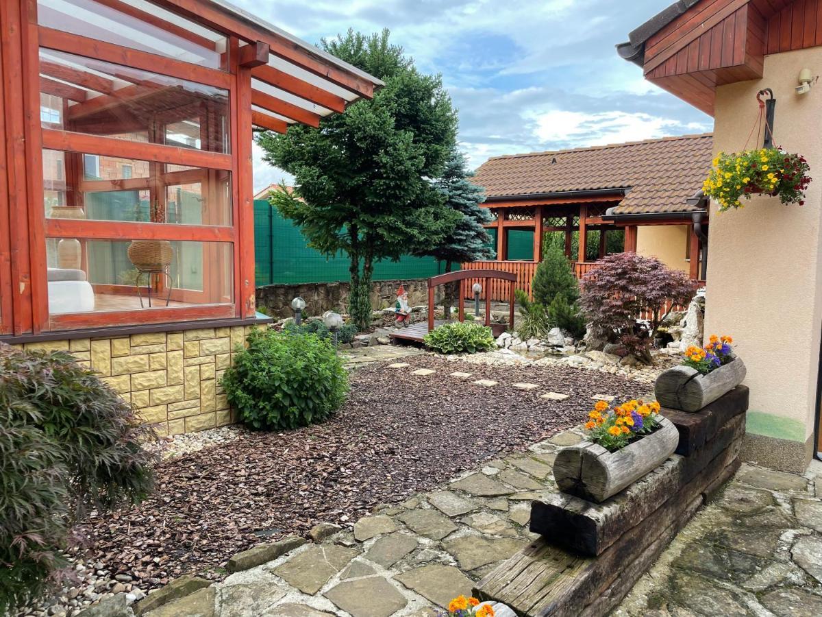 Rodinny Dom "Ako Doma" Veľký Slavkov Exteriör bild